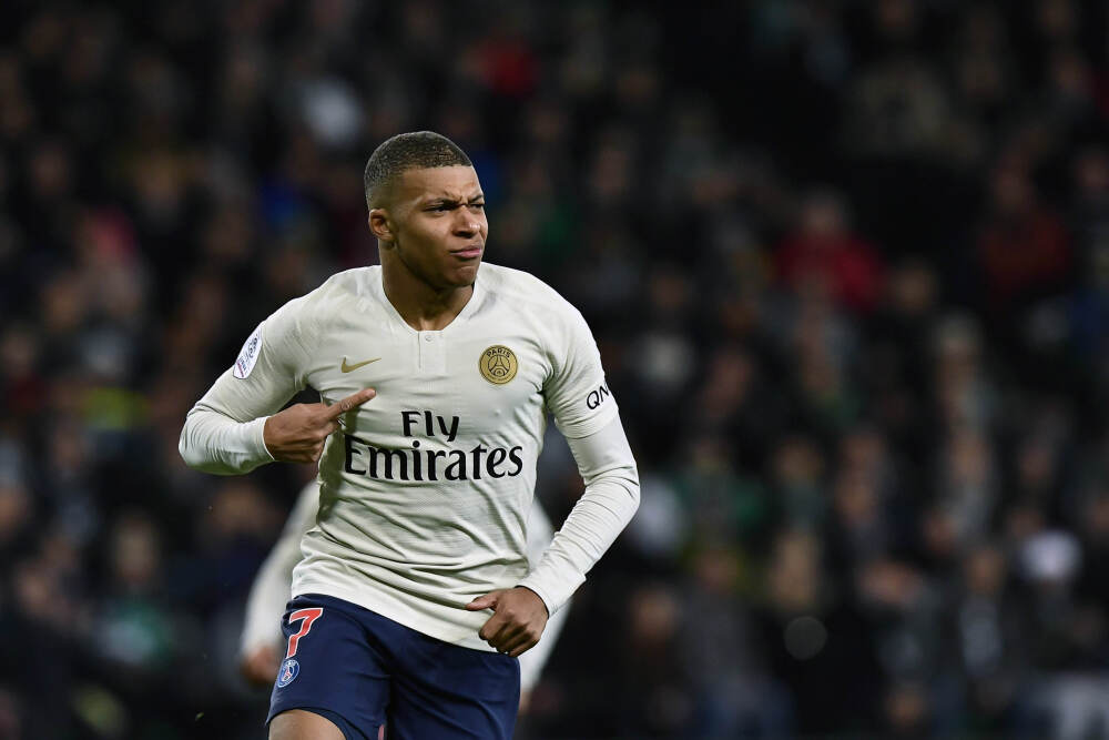 圣诞大捷！利雅得胜利完美出线！王朝序章还是黄昏序幕？